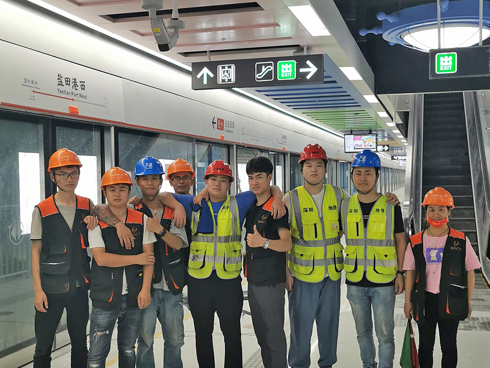 深圳市(shì)地鐵導标工(gōng)程順利完工(gōng)！